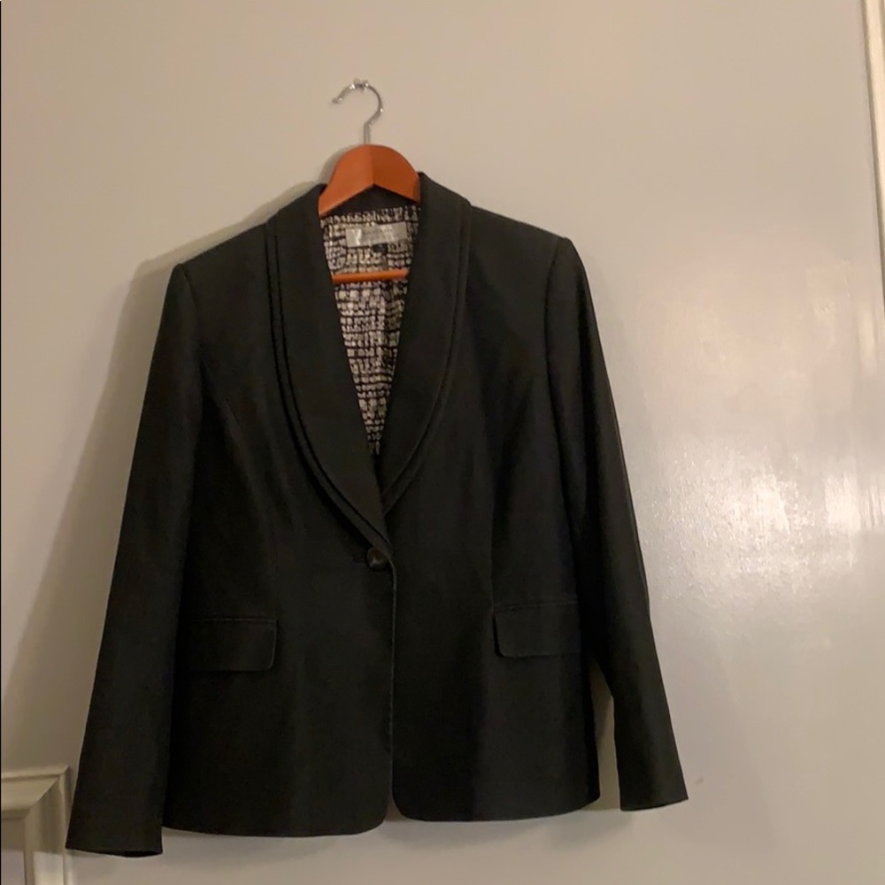 Tahari blazer